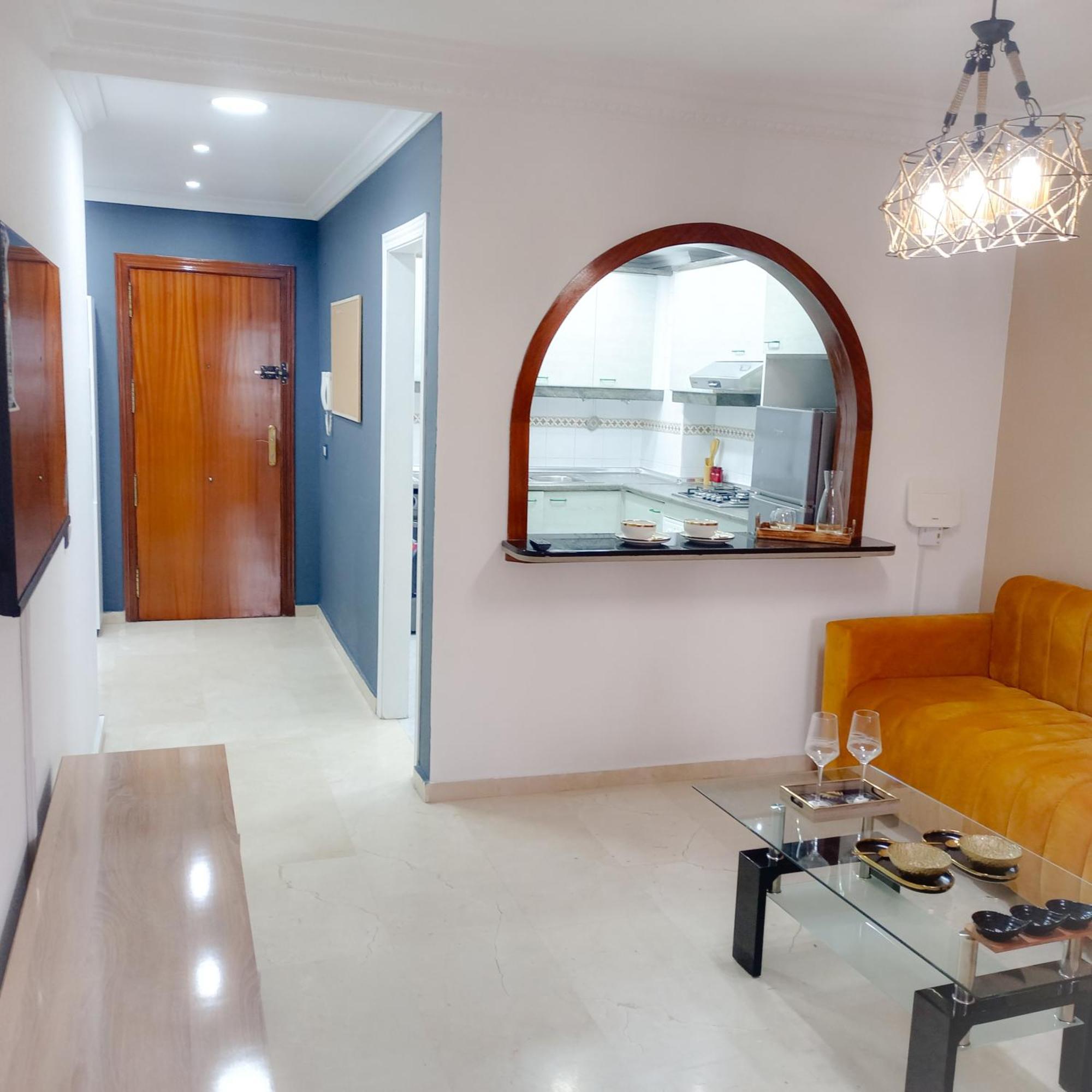 Nouveau Appartement Au Plein Centre Ville En Face Hilton & La Gare De Train Tgv M2 Tangier Exterior photo